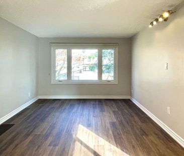 For Lease - 2081B Snow Crescent, Mississauga, Ontario - Photo 1