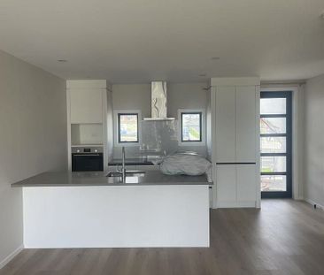 Lovely house with great location - Photo 1