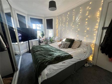 6 bedroom detached house to rent - Photo 5