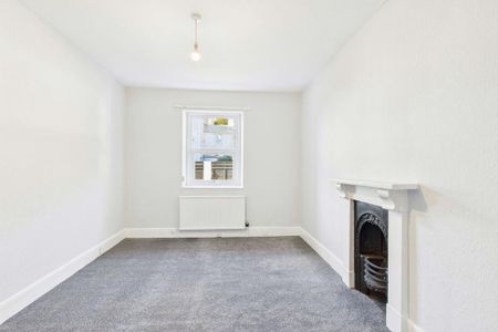 2 bedroom coach house to rent - Photo 5