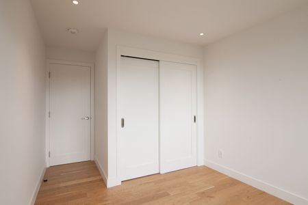 4555 Bonavista Avenue - Photo 4