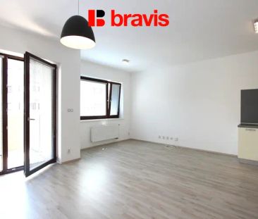 Pronájem bytu 1+kk, Brno - Slatina, částečně zařízené, lodžie, skle... - Photo 1