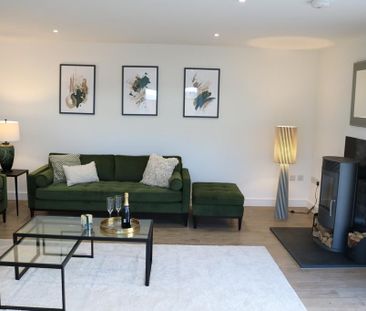 4 bedroom detached house to rent - Photo 2