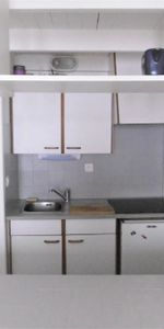 Location Appartement 1 pièce 26m² AIX EN PROVENCE 90ème - Photo 3