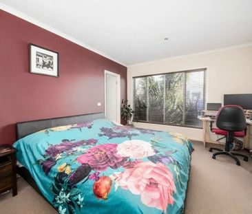 Stunning Family Home - Photo 3