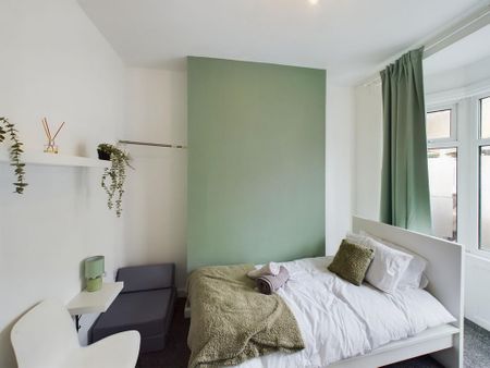 4 bedroom house of multiple occupation to rent - Photo 4