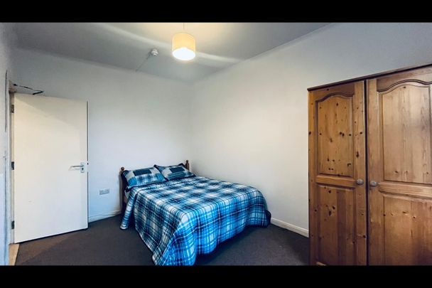 4 Bed Flat, Malden Road, NW5 - Photo 1