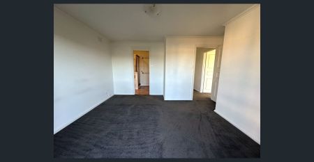 SEA VIEWS FROM THIS LARGE FAMILY HOME! - Photo 2