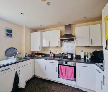 2 bed Ground Floor Flat for Rent - Photo 5