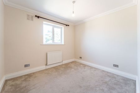 2 bed flat to rent in Alton Road, Poole, BH14 - Photo 4