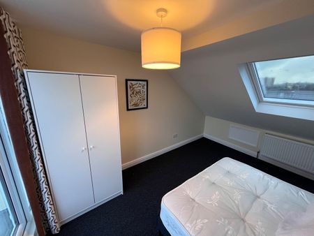 4 Bed Terraced House, Roman Road, BS5 - Photo 2