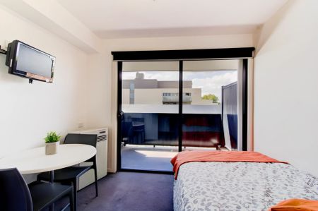 Medium 1 Bedroom - Photo 2