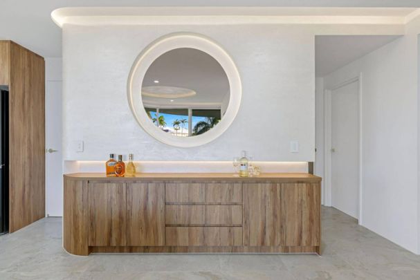 Luxury Waterfront Apartment for Rent - Photo 1