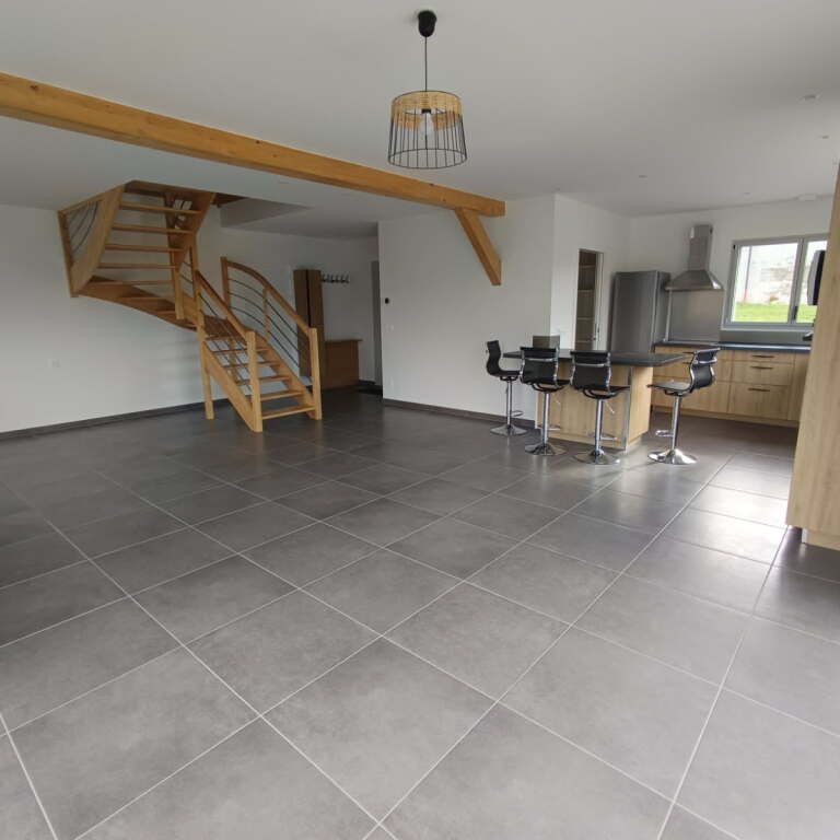 Location Maison 5 pièces 139m² GROISY 74570 - Photo 1