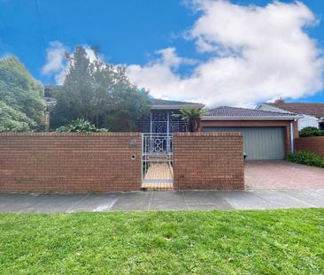 Stylish Family Home in a Prime Caulfield South Location | FLARE REA... - Photo 3