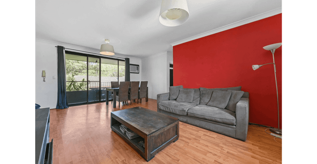 Well-presented Two Bedroom Apartment In Sought After Local - Photo 1