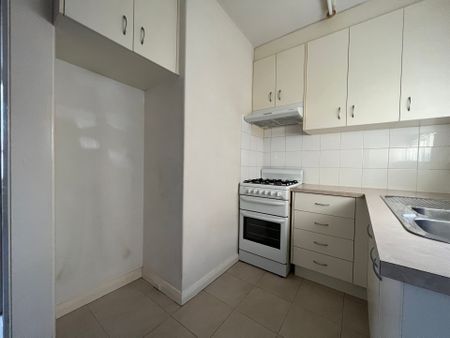 Neat & Tidy 1 Bedroom Apartment - Photo 4