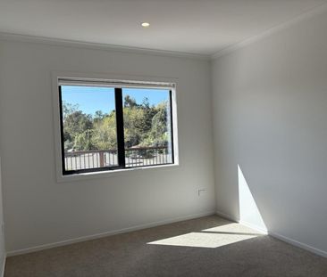 Brand new Living - Photo 1