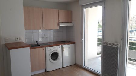 location Appartement T2 DE 42.66m² À BEAUMONT - Photo 3