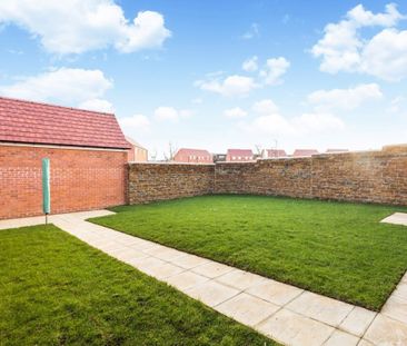 4 bedroom detached house to rent - Photo 4