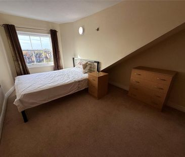 3 bedroom flat to rent - Photo 5