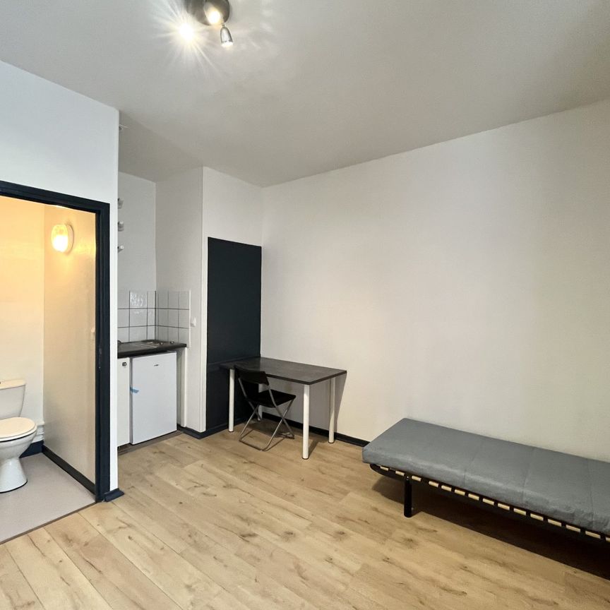 Location Appartement 1 pièce 17m² LILLE 59000 - Photo 2