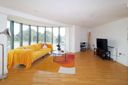 2 bedroom flat to rent - Photo 2