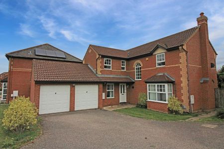 4 bedroom detached house to rent - Photo 4