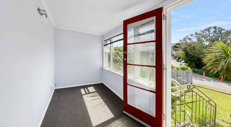 Welcome home to 5 Tarawera Road. - Photo 5