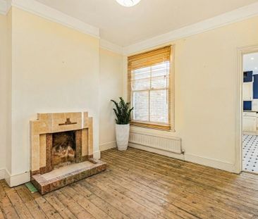 4 bedroom terraced house to rent - Photo 1