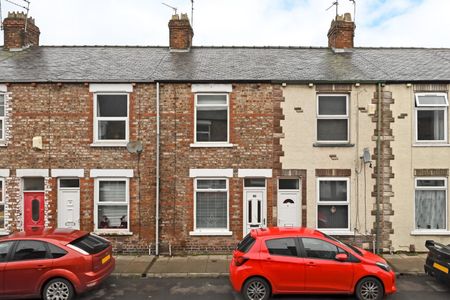 2 bedroom terraced house to rent - Photo 2