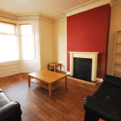 5 Bed - Warton Terrace, Heaton - Photo 1