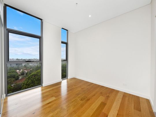 Superb 3 Bedroom Timber Flooring Apartment Living With Valley Views! - Photo 1