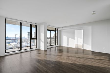 For Lease - 2 St Thomas Street Unit# 2207, Toronto, Ontario - Photo 3