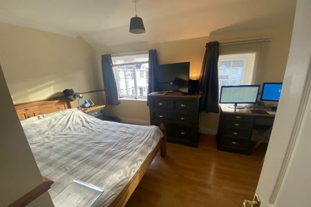 2 bedroom terraced house to rent - Photo 2