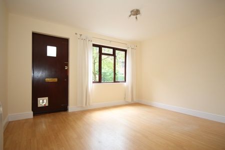 Oriental Road, Woking - Photo 5