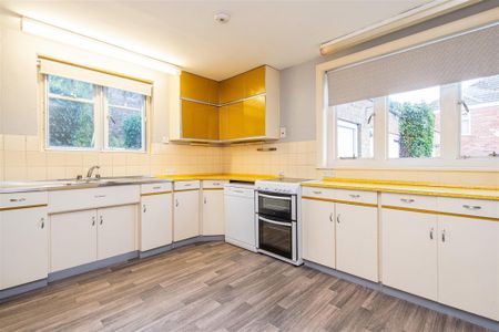 4 bed House - Detached To Let - Photo 2