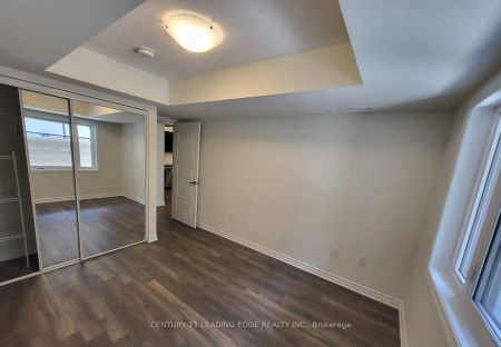 Condo Townhouse For Lease | E9051165 - Photo 4