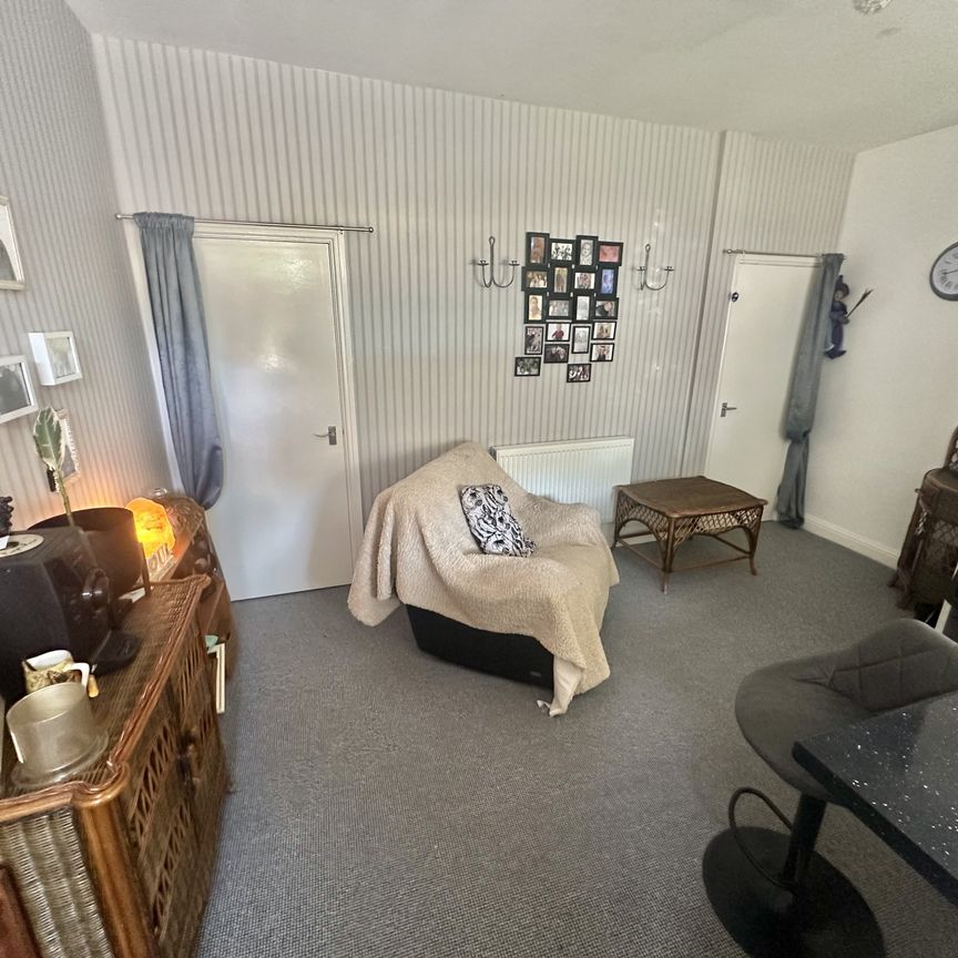 New Road Square, Brighouse - Photo 1