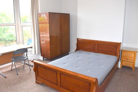 6 bedroom semi-detached house to rent - Photo 4