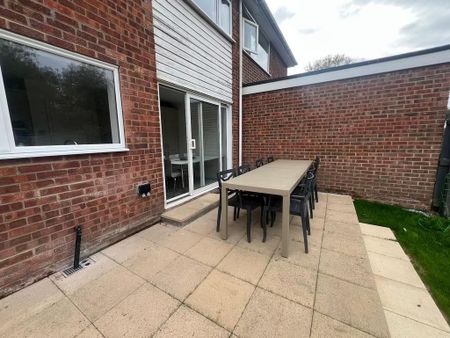 3 bedroom semi-detached house to rent - Photo 2