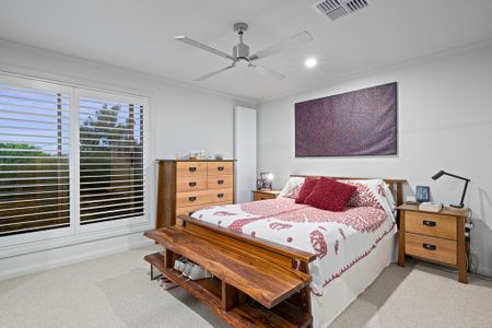 Stunning Home With Panoramic Views - Photo 4
