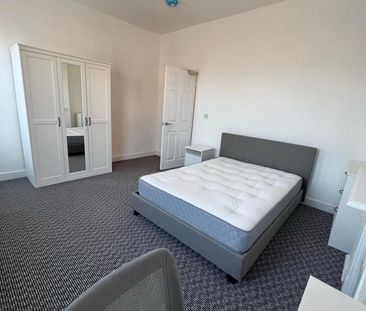 3 Bed Terraced House, Alpha Street West, M6 - Photo 2