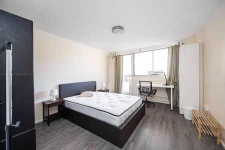 3 bedroom flat to rent - Photo 4