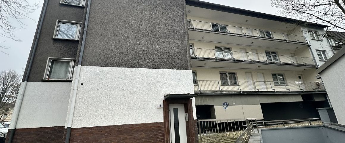 Sehr schöne 3 Zimmer-DG-Wohnung OHNE Balkon mit innen liegendem Wannenbad in EssenWest/Frohnhausen - Foto 1