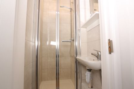 Alton House – Room 4 - Photo 5