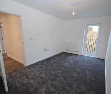 2 bedroom Apartment to let - Photo 6