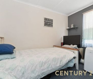 Charming 3 Bedroom Home! - Photo 3