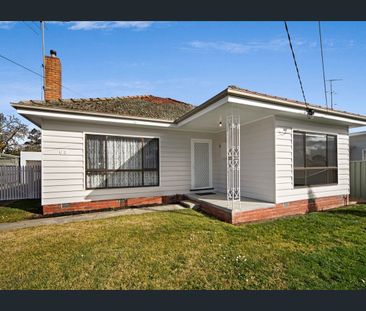 69 Hastings St, Wendouree, Vic 3355 - Photo 5