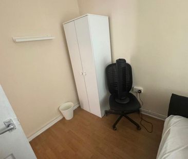 Room in a Shared Flat, Ingestre Road, E7 - Photo 2